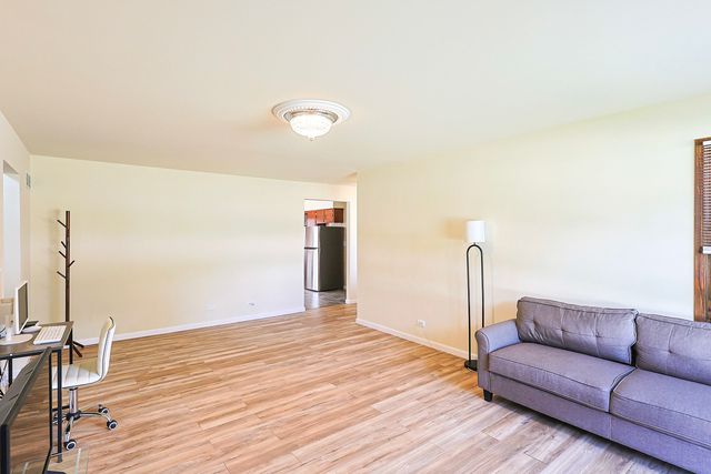 1305 VAN Street, Elgin, IL 60123