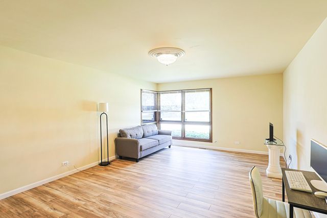 1305 VAN Street, Elgin, IL 60123