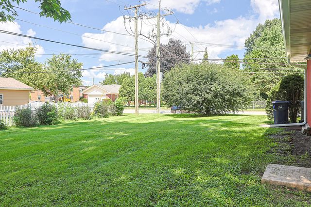 1305 VAN Street, Elgin, IL 60123
