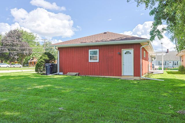 1305 VAN Street, Elgin, IL 60123