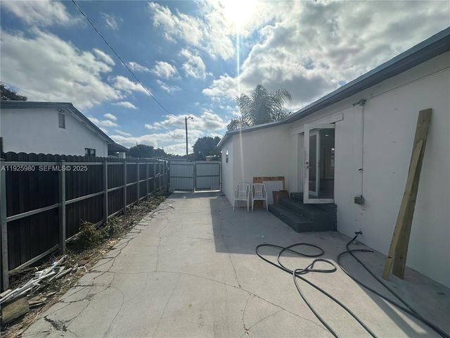 659 E 19th St 659, Hialeah, FL 33013