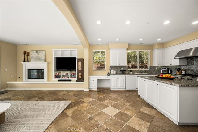 401 Brea Hills Avenue, Brea, CA 92823