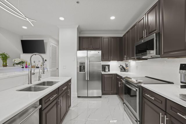 616 NW 38th Circle, Boca Raton, FL 33431