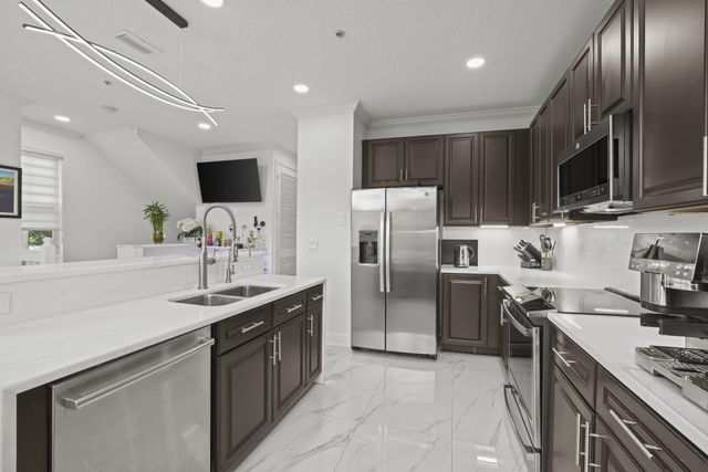 616 NW 38th Circle, Boca Raton, FL 33431