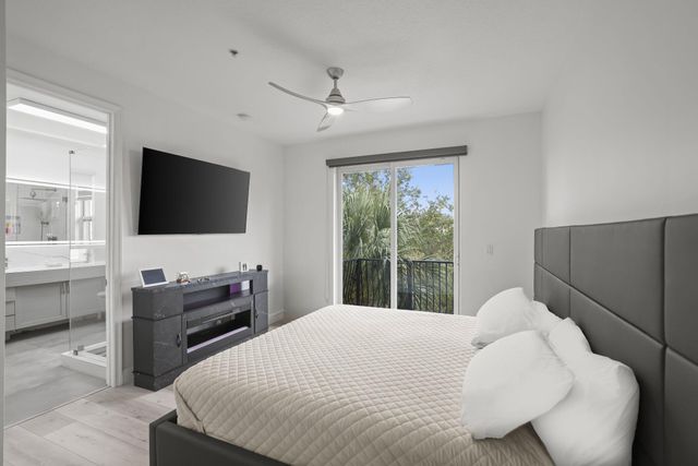 616 NW 38th Circle, Boca Raton, FL 33431