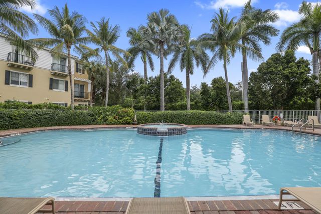 616 NW 38th Circle, Boca Raton, FL 33431