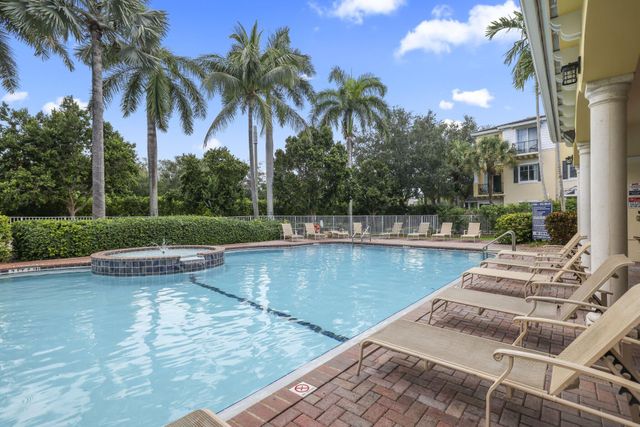 616 NW 38th Circle, Boca Raton, FL 33431