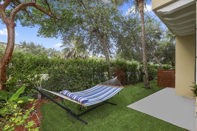 616 NW 38th Circle, Boca Raton, FL 33431