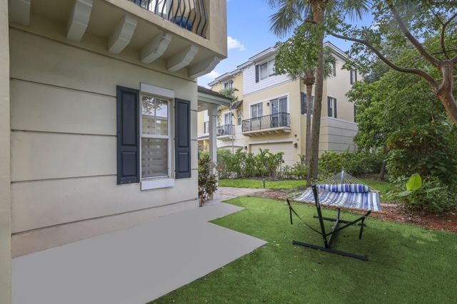 616 NW 38th Circle, Boca Raton, FL 33431