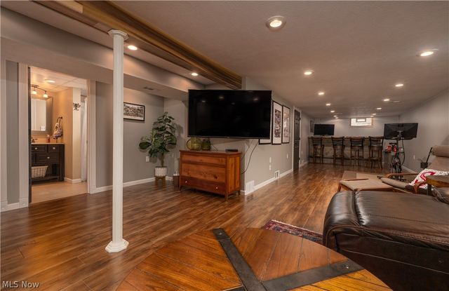 1126 3rd Street SW, New Philadelphia, OH 44663