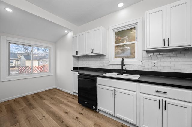 1916 31st Street A, Moline, IL 61265