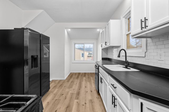 1916 31st Street A, Moline, IL 61265