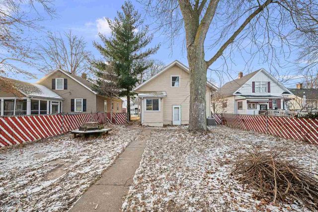 1916 31st Street A, Moline, IL 61265