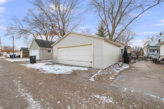1916 31st Street A, Moline, IL 61265