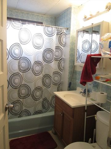 68-72 Mooreland St, Springfield, MA 01104