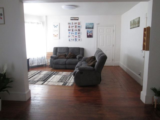 68-72 Mooreland St, Springfield, MA 01104
