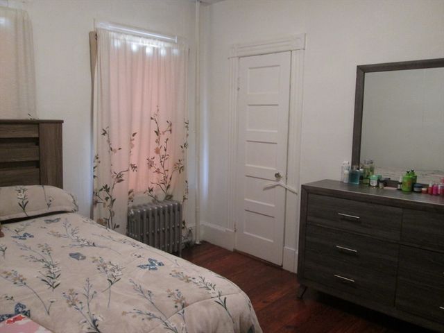 68-72 Mooreland St, Springfield, MA 01104