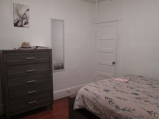 68-72 Mooreland St, Springfield, MA 01104
