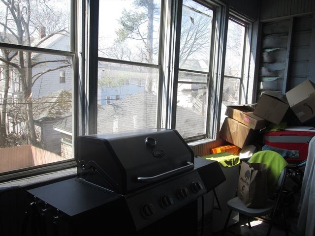 68-72 Mooreland St, Springfield, MA 01104