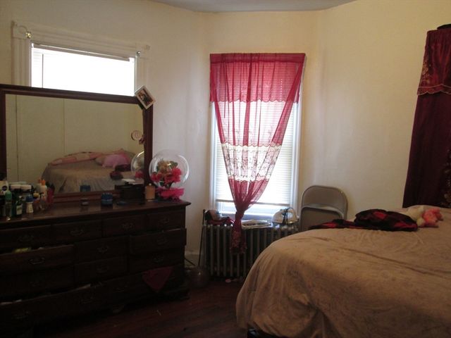 68-72 Mooreland St, Springfield, MA 01104