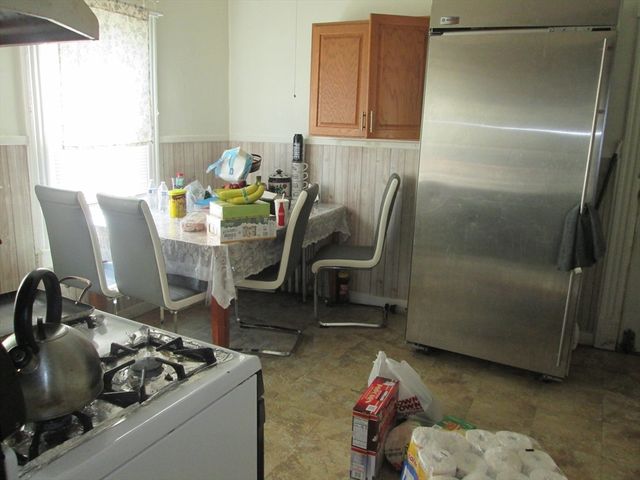 68-72 Mooreland St, Springfield, MA 01104