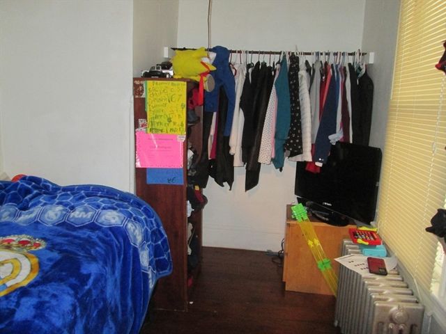 68-72 Mooreland St, Springfield, MA 01104