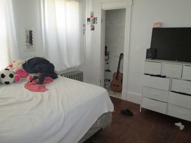 68-72 Mooreland St, Springfield, MA 01104
