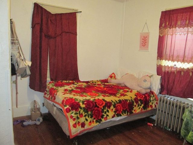 68-72 Mooreland St, Springfield, MA 01104