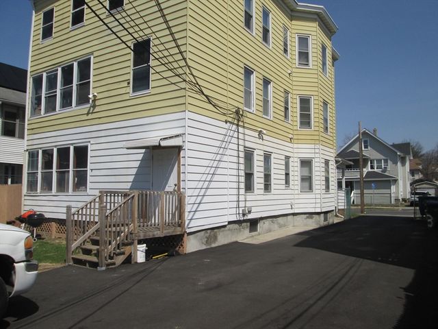 68-72 Mooreland St, Springfield, MA 01104
