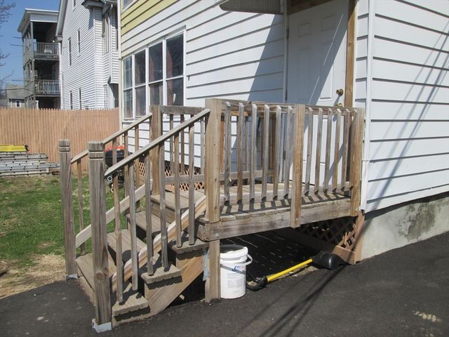 68-72 Mooreland St, Springfield, MA 01104