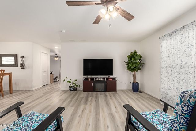 2000 S APACHE Road 252, Buckeye, AZ 85326