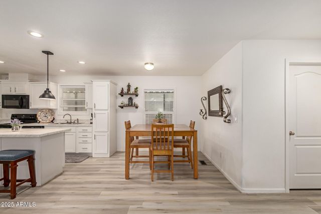 2000 S APACHE Road 252, Buckeye, AZ 85326