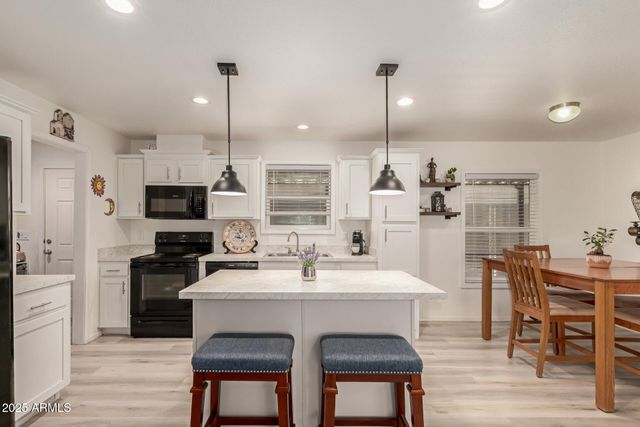 2000 S APACHE Road 252, Buckeye, AZ 85326