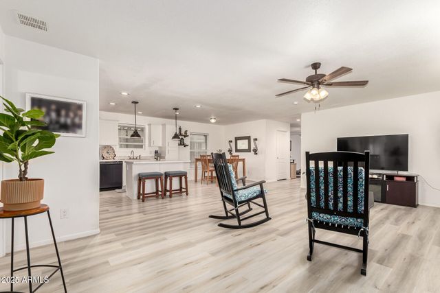 2000 S APACHE Road 252, Buckeye, AZ 85326