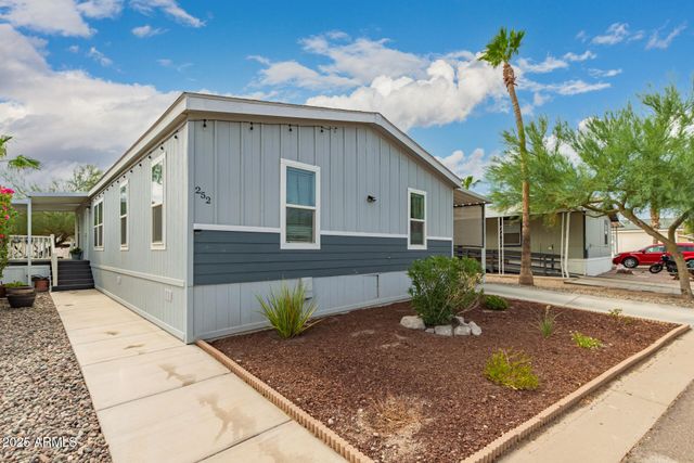 2000 S APACHE Road 252, Buckeye, AZ 85326