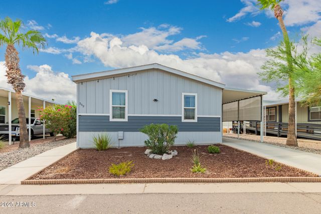 2000 S APACHE Road 252, Buckeye, AZ 85326
