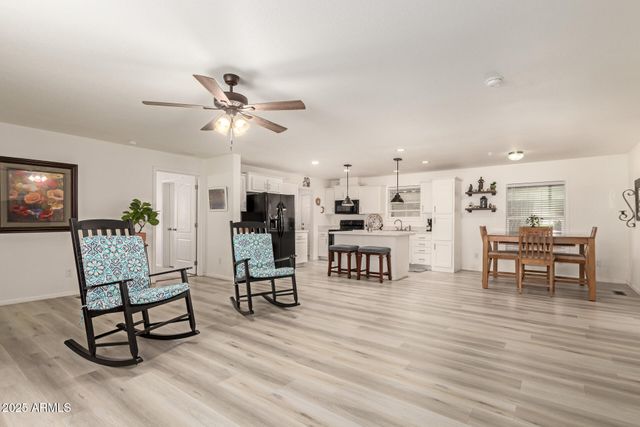 2000 S APACHE Road 252, Buckeye, AZ 85326