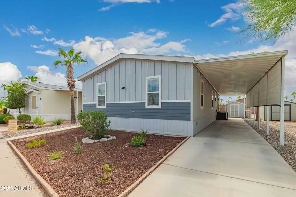 2000 S APACHE Road 252, Buckeye, AZ 85326