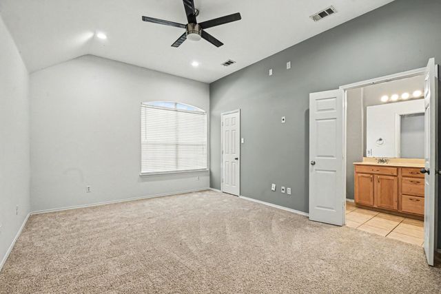 10800 Emerald Park Lane, Fort Worth, TX 76052