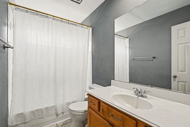 10800 Emerald Park Lane, Fort Worth, TX 76052