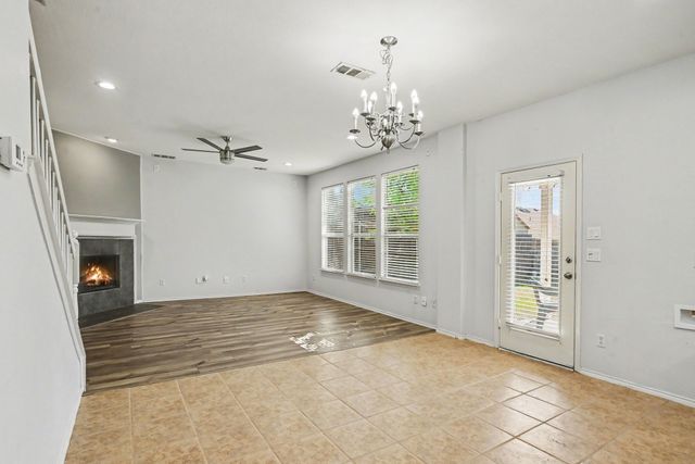 10800 Emerald Park Lane, Fort Worth, TX 76052
