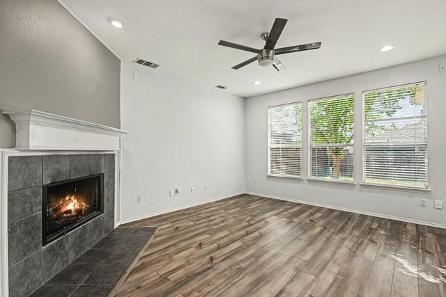 10800 Emerald Park Lane, Fort Worth, TX 76052