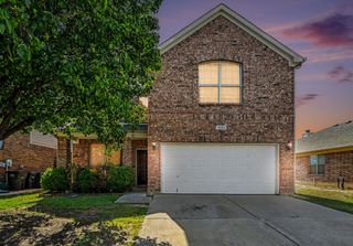 10800 Emerald Park Lane, Fort Worth, TX 76052