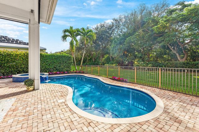 8850 Valhalla Drive, Delray Beach, FL 33446