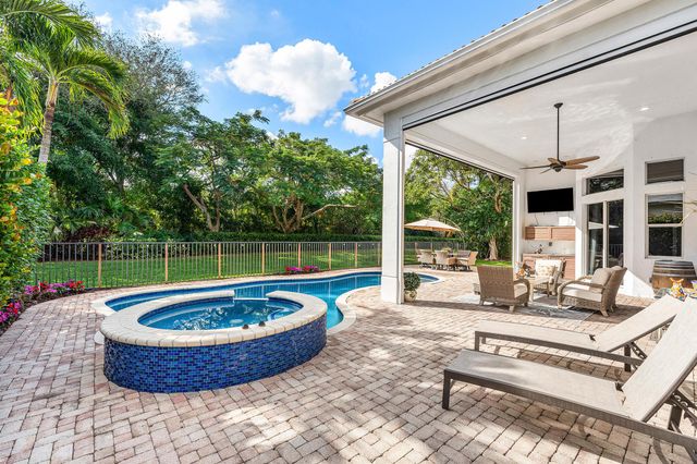 8850 Valhalla Drive, Delray Beach, FL 33446