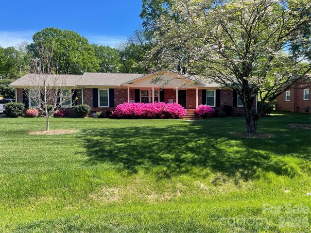 5022 Cheviot Road, Charlotte, NC 28269