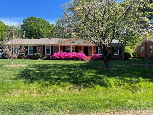 5022 Cheviot Road, Charlotte, NC 28269