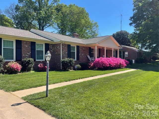 5022 Cheviot Road, Charlotte, NC 28269