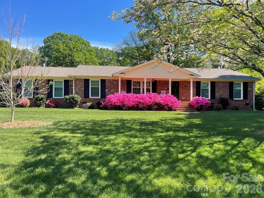 5022 Cheviot Road, Charlotte, NC 28269