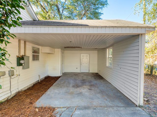 1220 3rd Ave., Kingstree, SC 29556